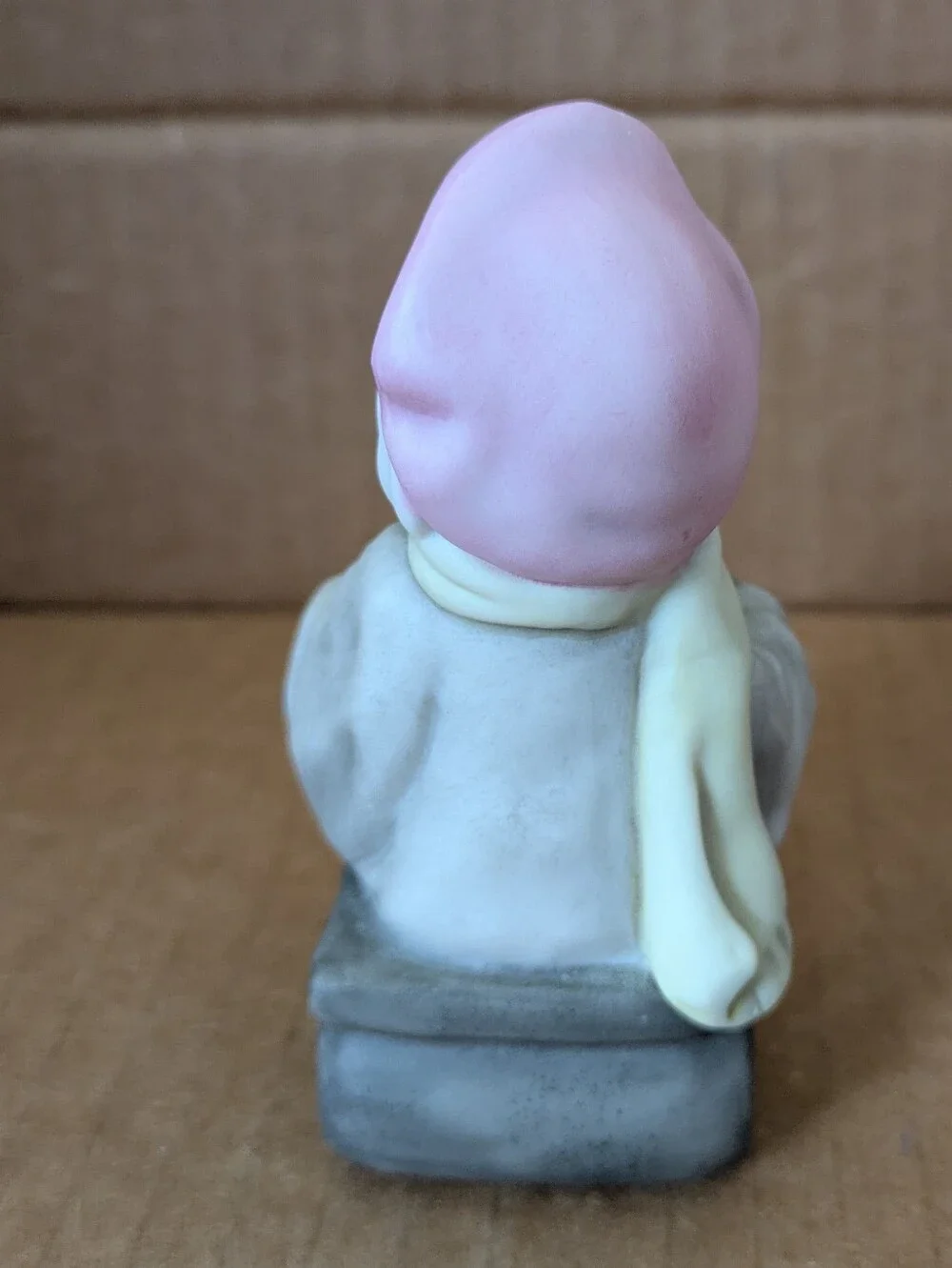 Alaska Momma 1998 Pink and White Figurine Decorative Home Accent 376043